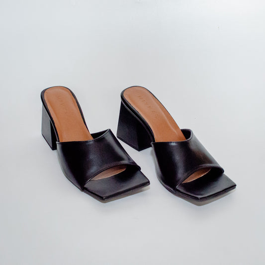 Maine Black Leather block heel sandals (did not pass quality control,with minor damage)