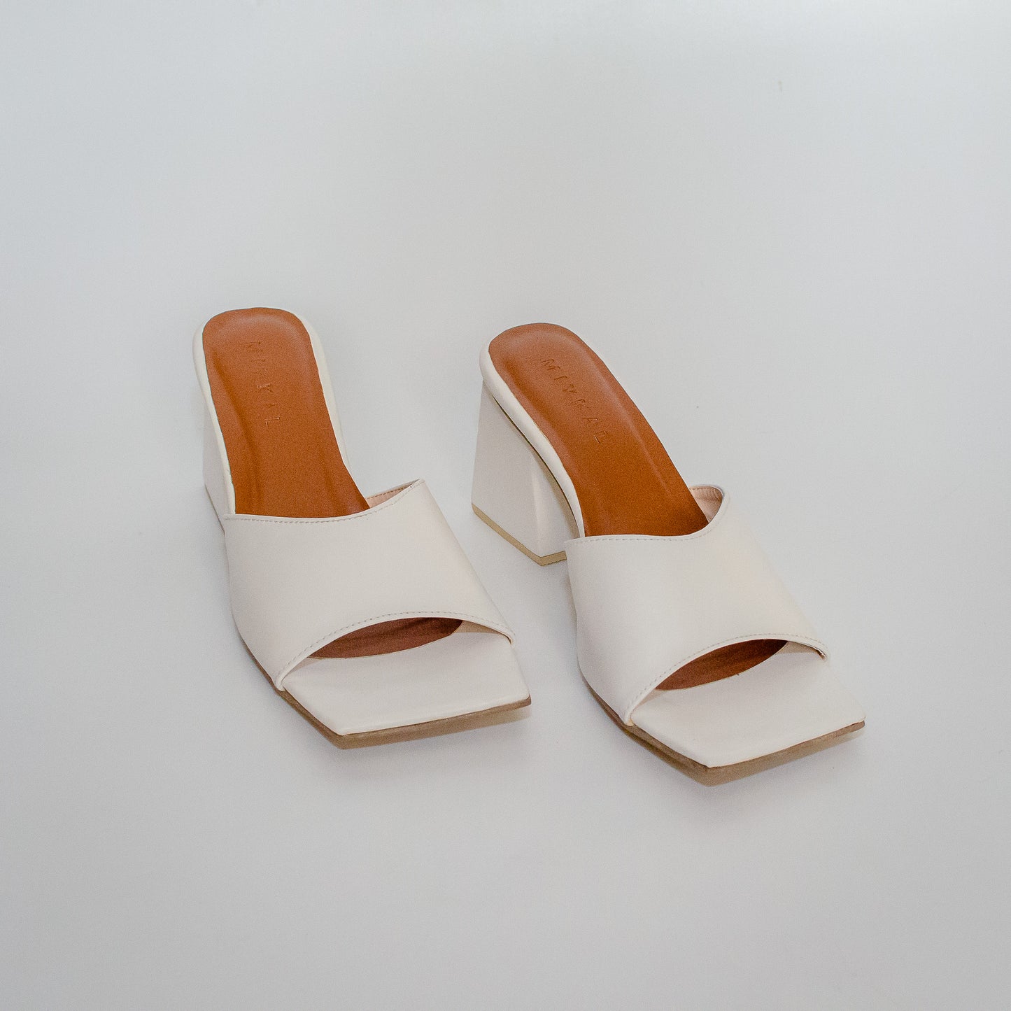 Maine Off white Leather block heel sandals (did not pass quality control,with minor damage)